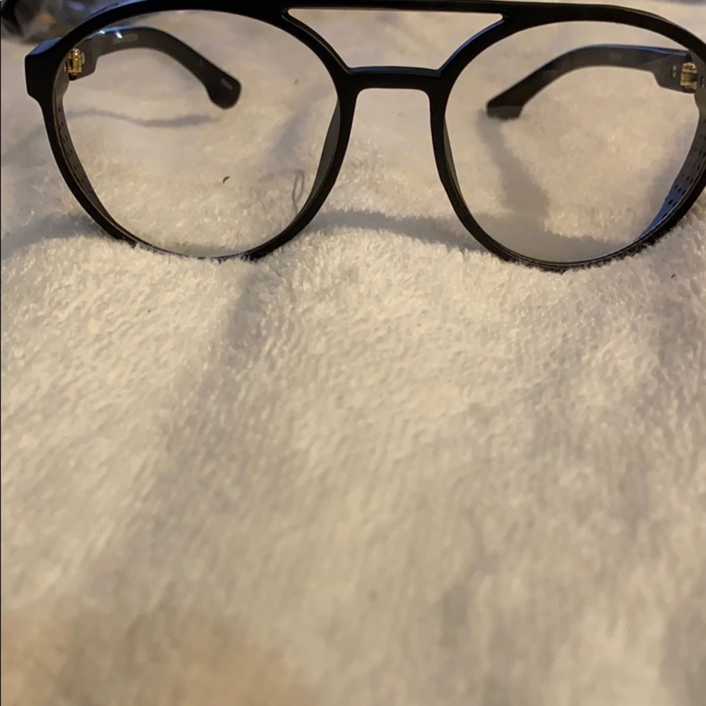 90’s Style fashionable Sunglasses - Picture 3 of 3